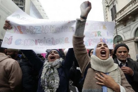 إيطاليون يصفون المسلمين بالأوغاد .. والمغاربة