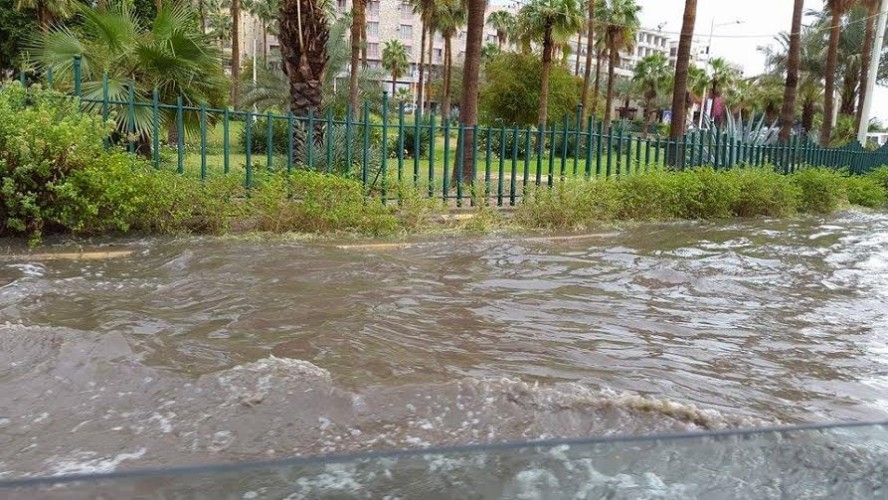 انقاذ 66 شخصا حاصرتهم السيول جنوب