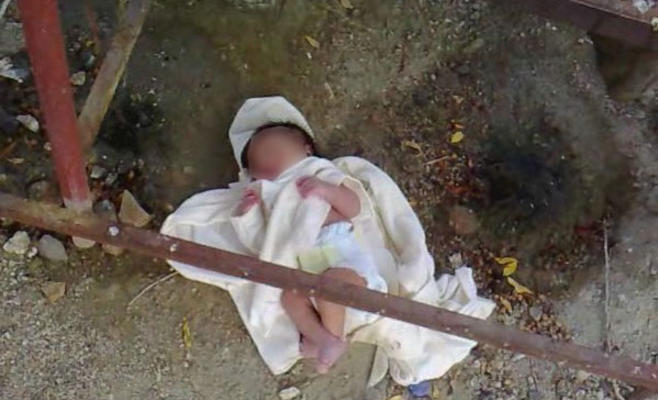 رضيعة ملقاة بجانب حاوية في طبربور