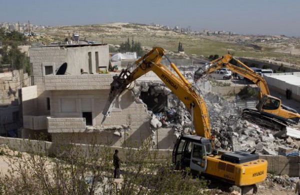 الاحتلال يهدم منزلا فلسطينيا في القدس