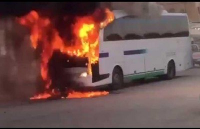 مسلحون يحرقون حافلة لشركة أرامكو بالمنطقة