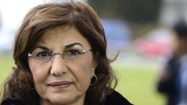 مستشارة للأسد تتحايل إلكترونيا وتدخل إلى