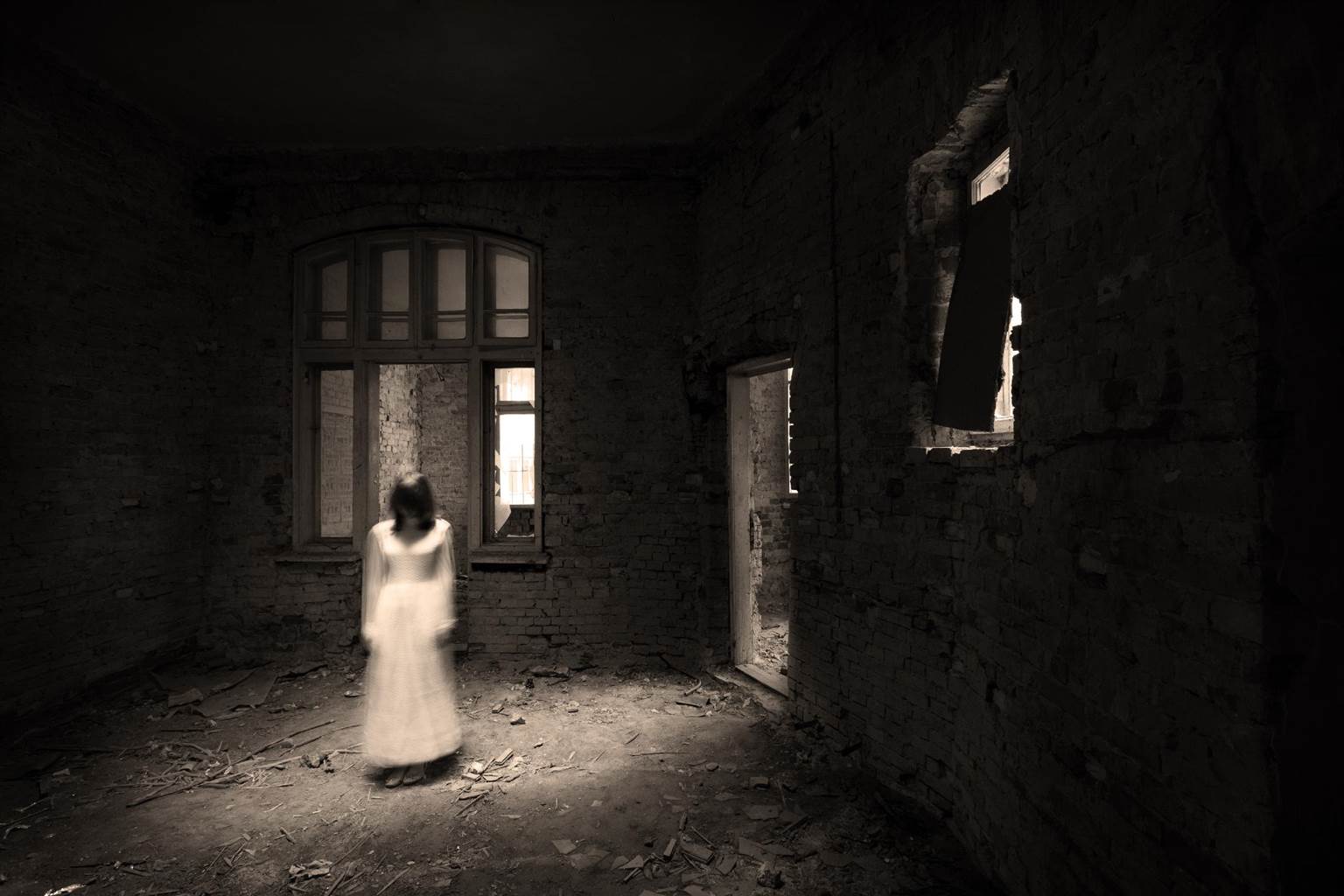 (تحت جسم العتمة) لريم سمير أبو