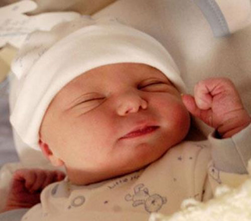 صورة: موظف بـ أحوال أبها يسجل