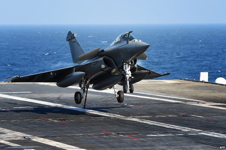 فرنسا ستزيد عدد مقاتلاتها في الأردن