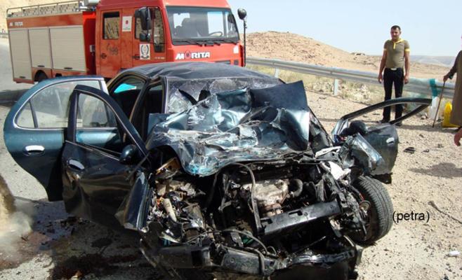 وفاة واصابة في حادث سير في