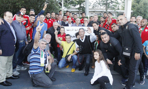 (النشامى) يبدأ التحضير لمواجهة استراليا بمعنويات