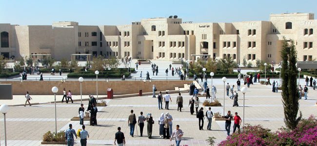 مباحثات في الهاشمية مع وفد اكاديمي