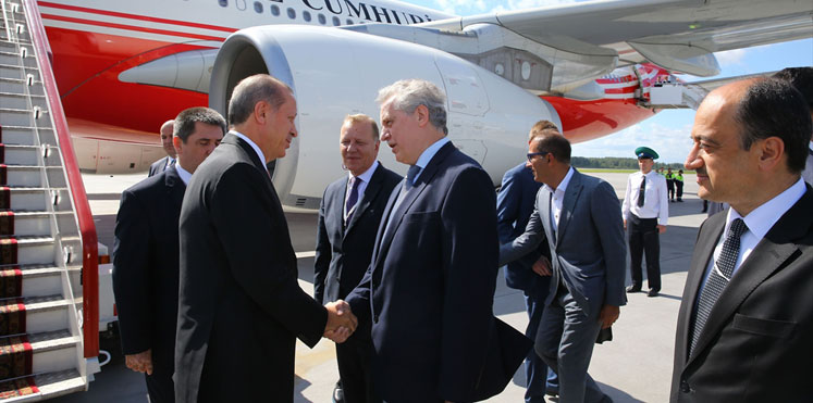 أردوغان يصل بطرسبرغ الروسية
