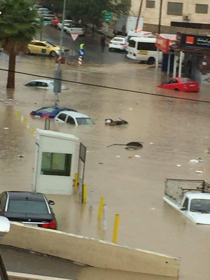 الأمطار الرعدية تعود الجمعة والسبت.. وتحذير