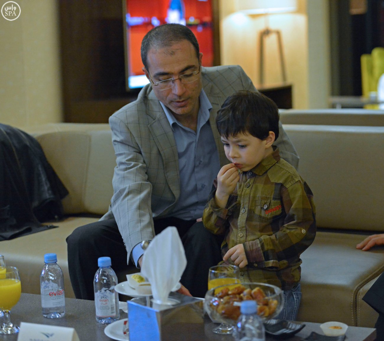 مغردون يشيدون بـ (الضيافة) لبعثة إيران