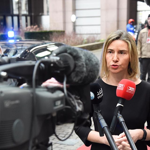 بكاء موغوريني أثناء مؤتمر مع ناصر