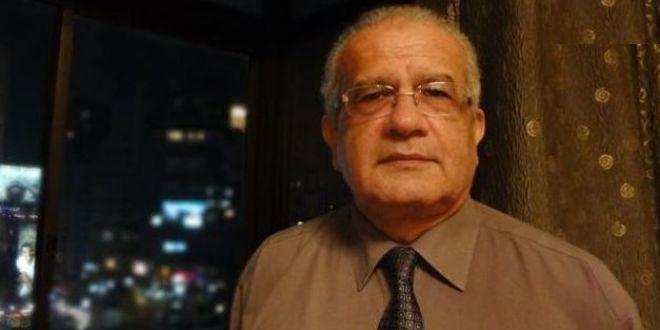 حازم حسني ساخرا: الدولار وهو طالع