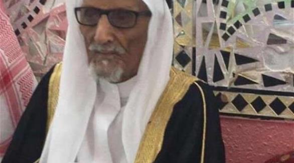 سعوديون يحتفلون بزواج جدهم التسعيني