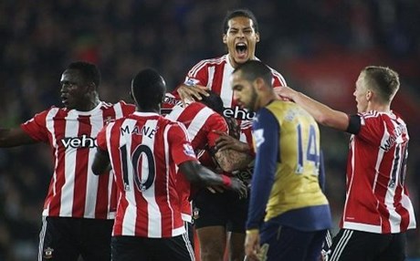 أرسنال يسقط أمام ساوثهامبتون برباعية نظيفة